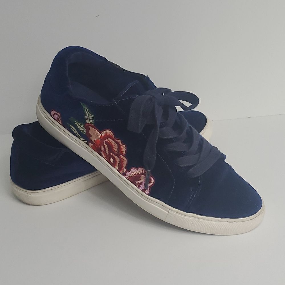 Kenneth Cole Reaction Joey 3 Blue Velvet Embroidered Floral Tennis Shoes Size 9M